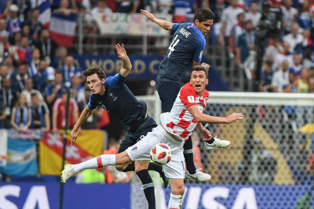 四官员激烈 四官员激烈